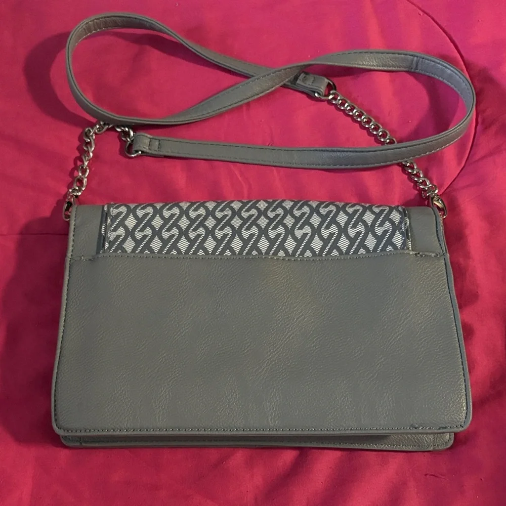 NEW Nine West Convertible Flap Gray White Chain Strap Crossbody Bag Purse